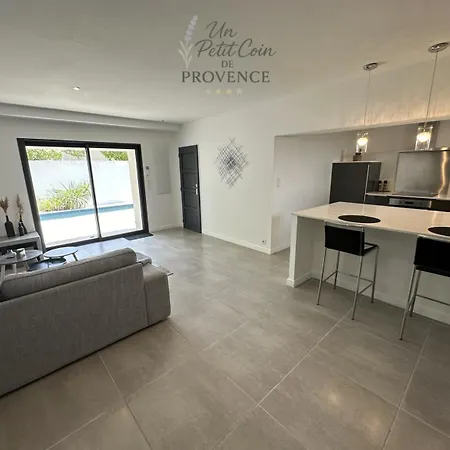 Un Petit Coin De Provence - - Maison Contemporaine Avec Piscine Privee Chauffee, Entre Plages Et Provence, Borne 11 Kw Holiday home *