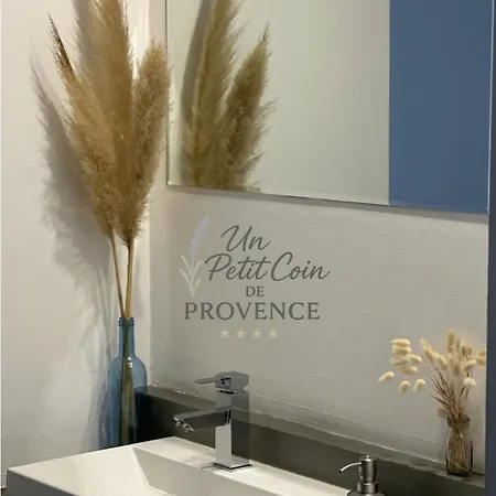 Un Petit Coin De Provence - - Maison Contemporaine Avec Piscine Privee Chauffee, Entre Plages Et Provence, Borne 11 Kw Holiday home