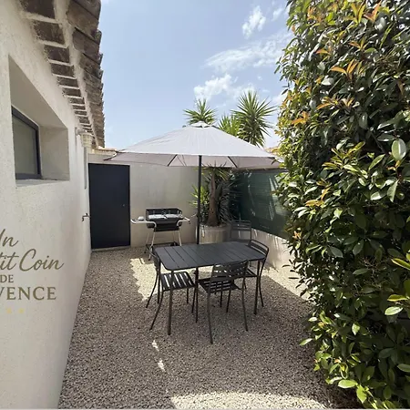 Holiday home Un Petit Coin De Provence - - Maison Contemporaine Avec Piscine Privee Chauffee, Entre Plages Et Provence, Borne 11 Kw Istres